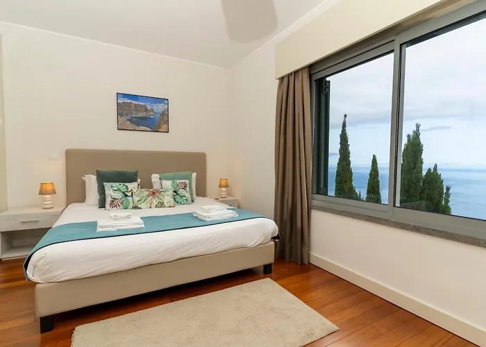 Antonina By Madeira Real