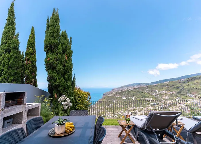 Antonina By Madeira Real * Arco da Calheta (Madeira)